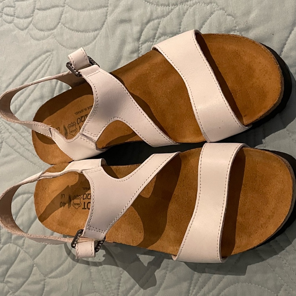Naot Women’s White Leather Sandals 40/US 8.5-9